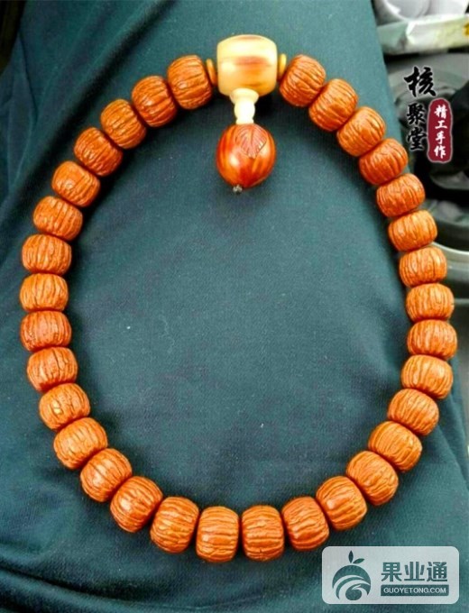 8-猴头核桃藏珠手串.jpg