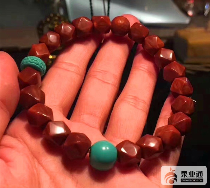 19-猴头核桃唐八棱手串.jpg