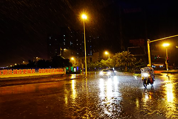 海南：“鲸鱼”和人工增雨同发力旱情缓解