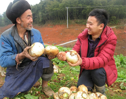 小小后生带动一村人发家致富